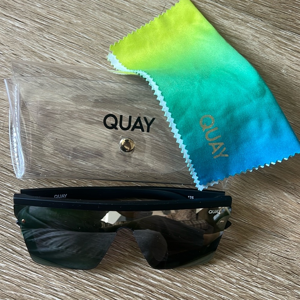 Quay black and gold sunglasses